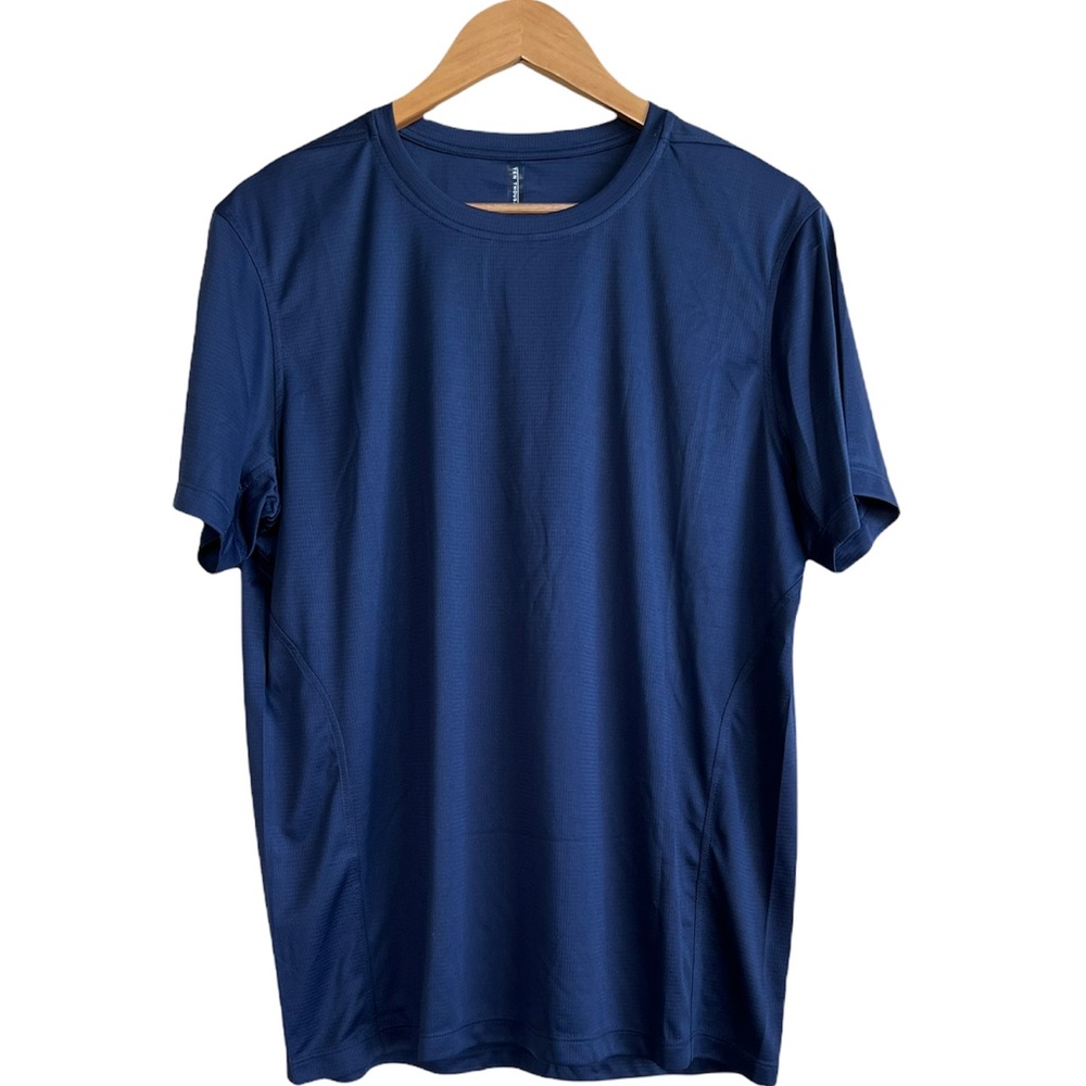 Ten Thousand Men’s activewear shirt size L